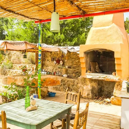 Farmsky 1 Double Or Single Bedroom At Wild Spirit Eco Farm Lodge